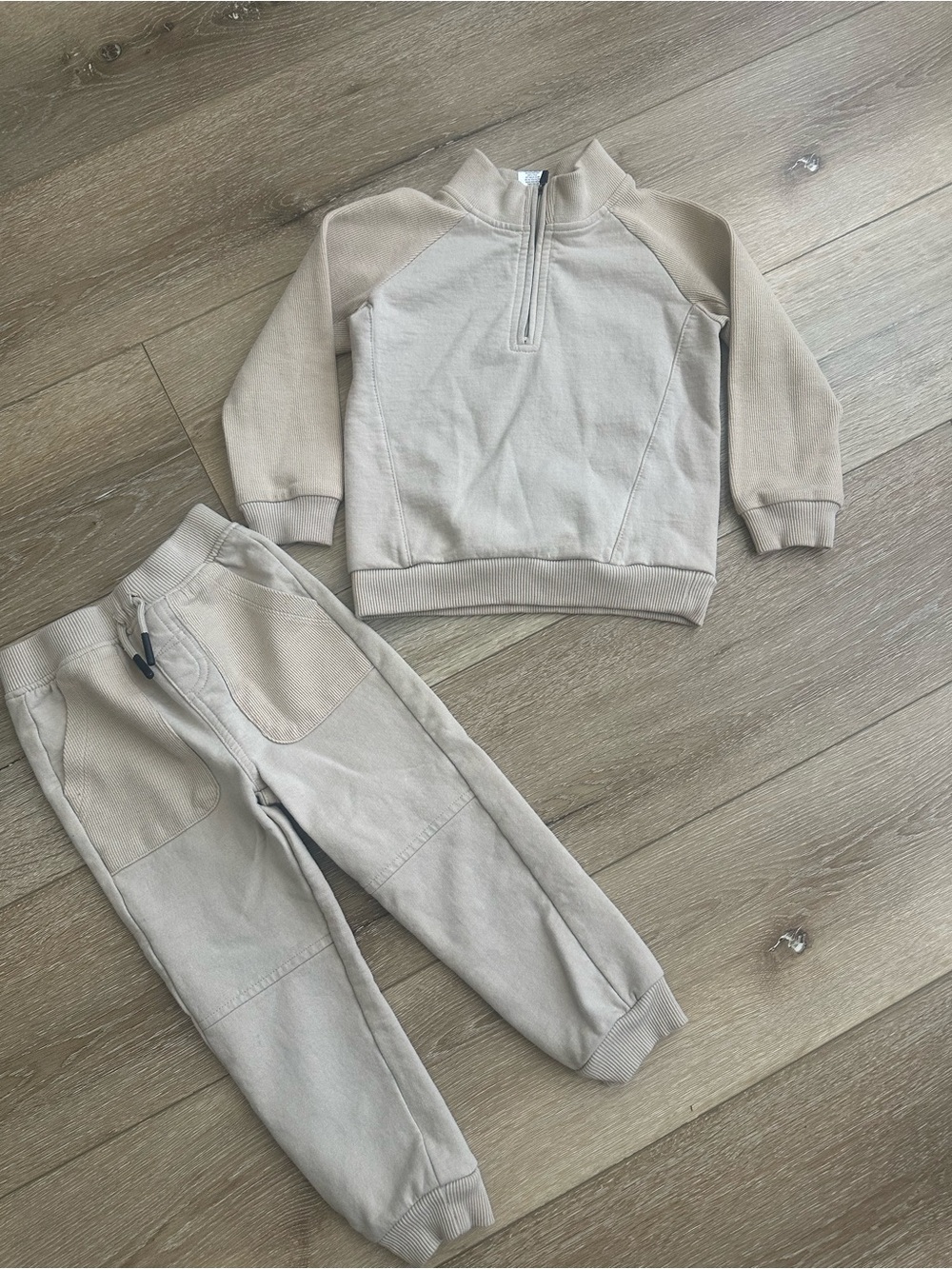 Nicole Miller 3t set. Good condition.
